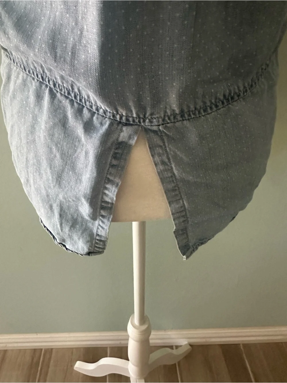 cloth & stone Light Blue Sleeveless Button-Up Chambray Top